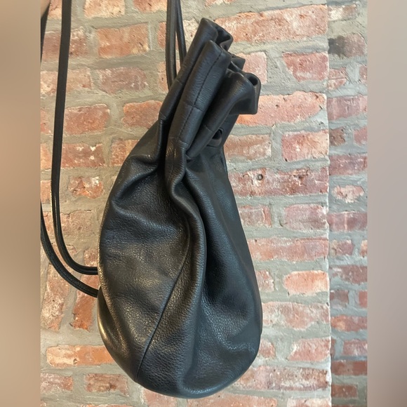 Are Studio Bell backpack in black leather - Picture 4 of 8